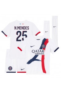 Paris Saint-Germain Nuno Mendes #25 Babyklær Borte Fotballdrakt til barn 2025-26 Korte ermer (+ Korte bukser)